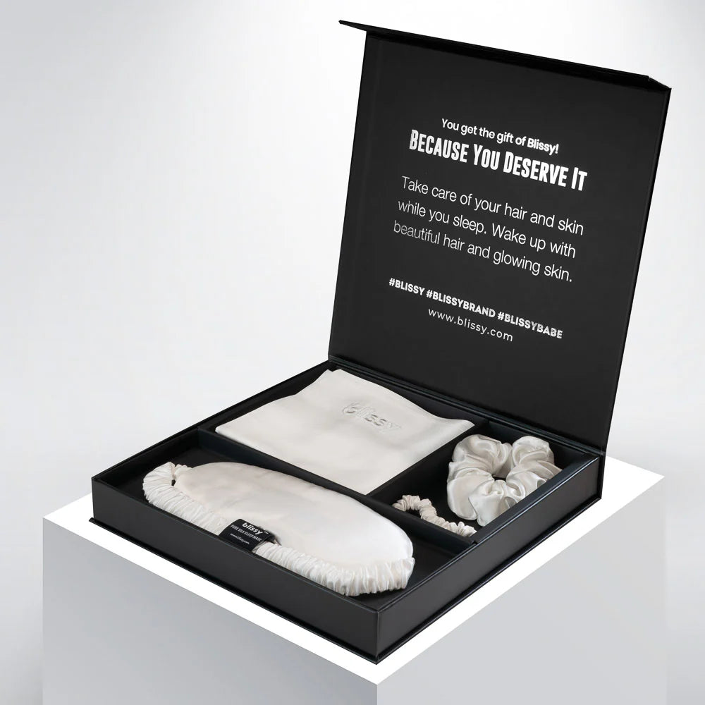 Blissy Dream Set Standard featuring silk pillowcase and sleep mask for ultimate comfort and skin care