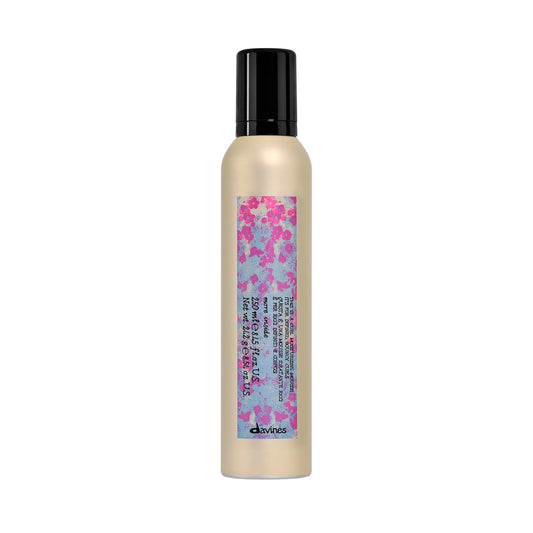 Davines Curl Moisturizing Mousse 250 mL – Hydrates and defines curls for soft, frizz-free hair
