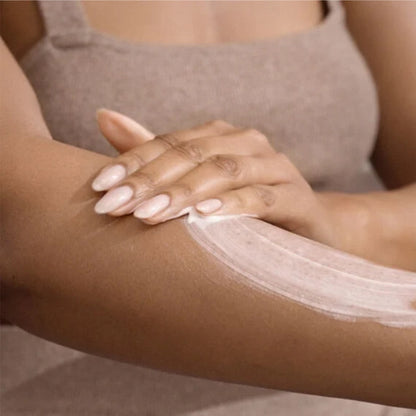 Fresh Sugar Lemon Body Lotion 300 mL nourishing body lotion with uplifting lemon scent.